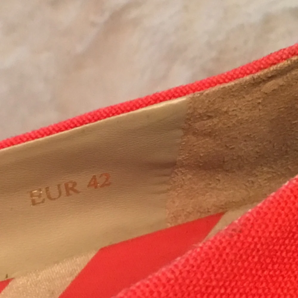Fitflop Red & Gray Two-Tone Slip-On Shoes - EU42/US11